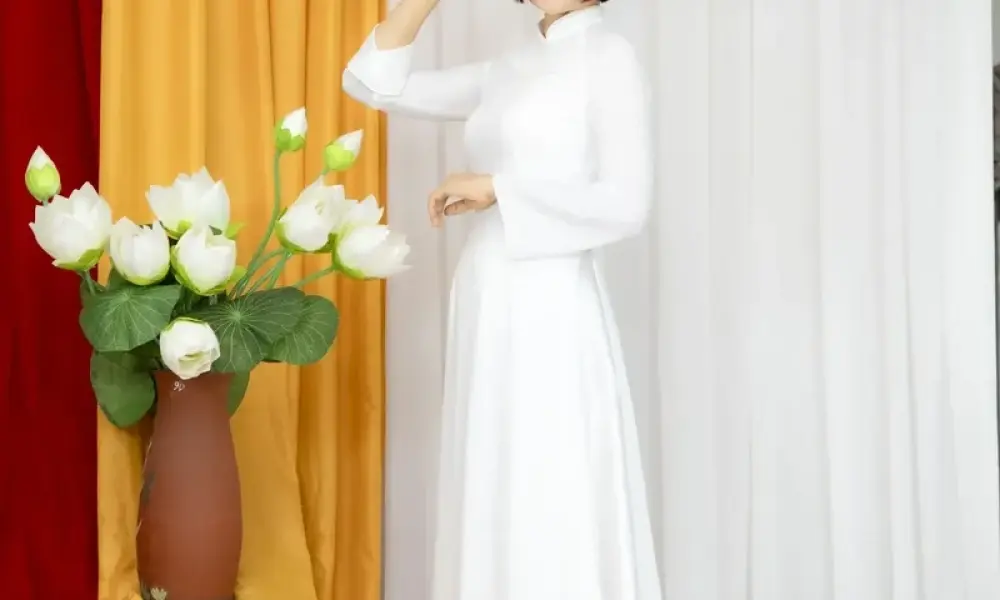 Top 50 mẫu ảnh áo dài 4 tà duyên dáng nhất cho nàng thơ