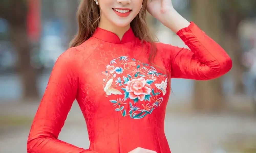 Album ảnh áo dài đỏ duyên dáng làm say lòng người xem ngay