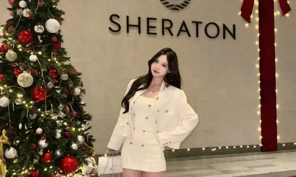 7 kiểu phối đồ Tết với boot cổ cao giữ ấm cực sang cho nàng