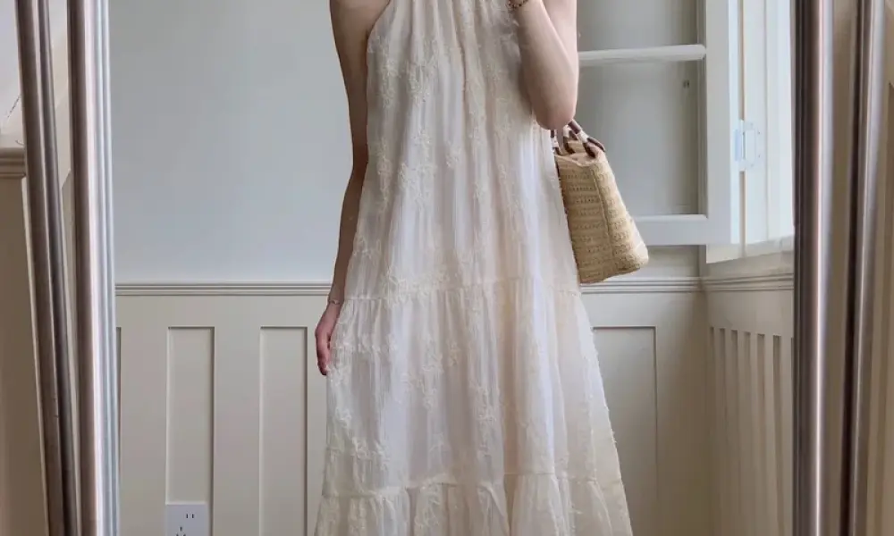 56+ mẫu váy cổ yếm dáng xòe quyến rũ giúp nàng thăng hạng