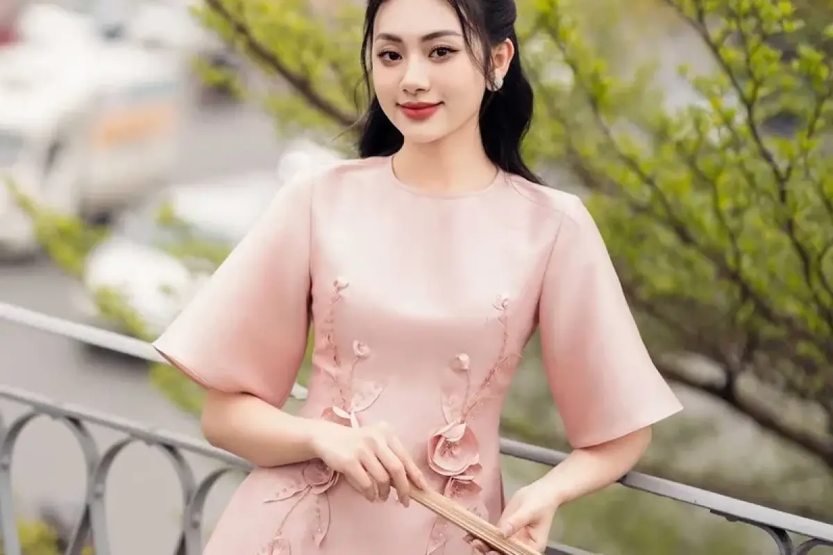 Những mẫu ảnh áo dài cổ tròn cách tân hiện đại trẻ trung