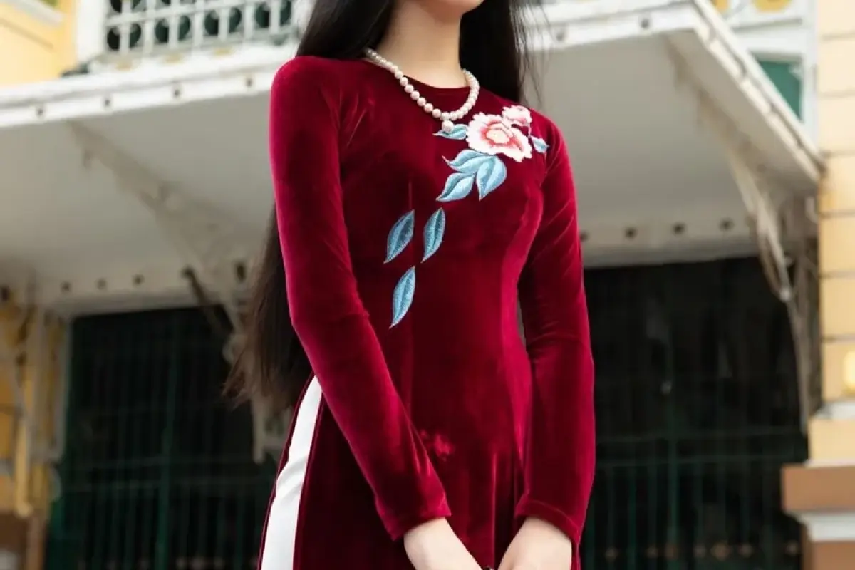 Top 100+ mẫu ảnh áo dài nhung đỏ truyền thống cực quyến rũ