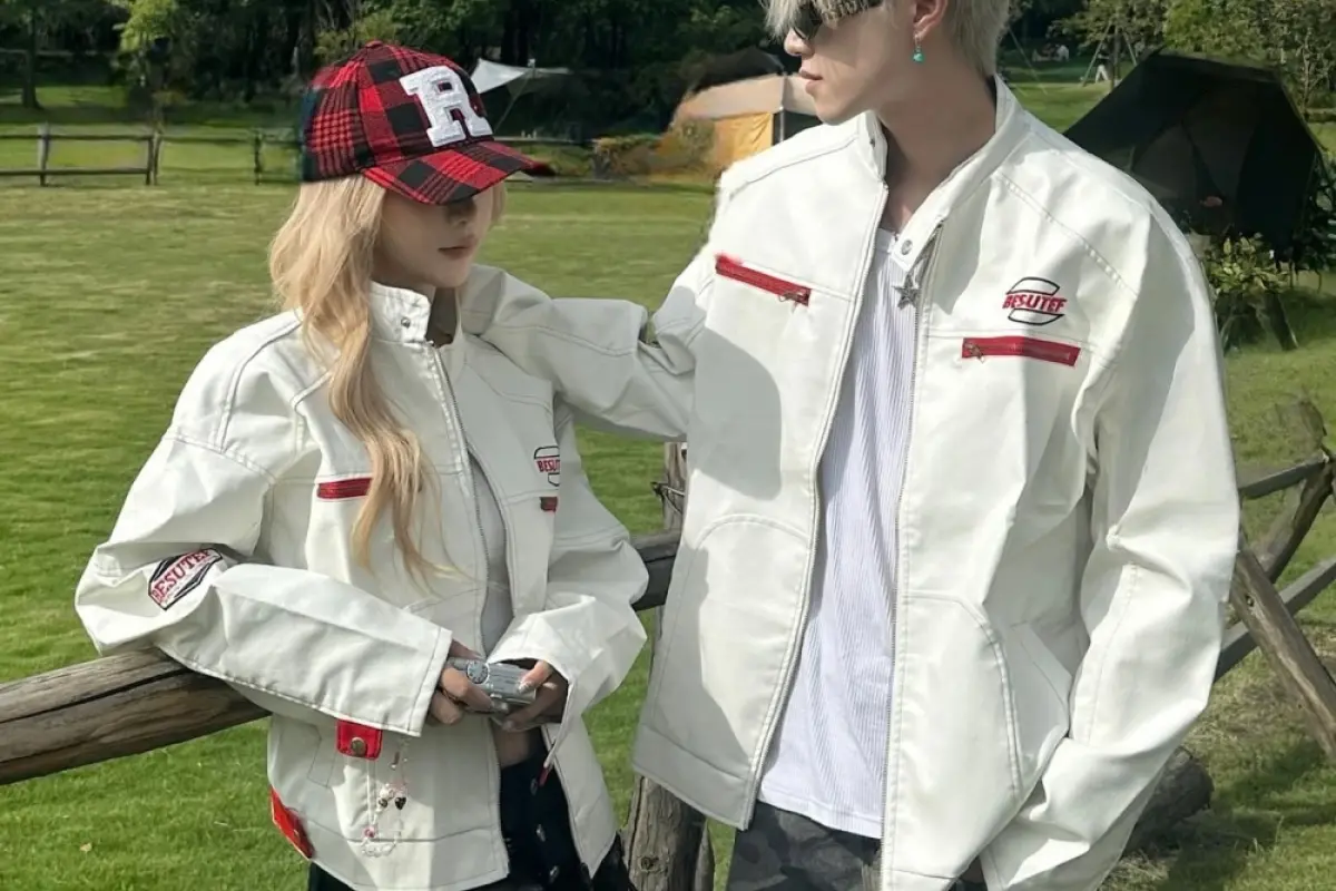 99+ Hình ảnh áo khoác cặp mùa đông cực đẹp cho lứa đôi