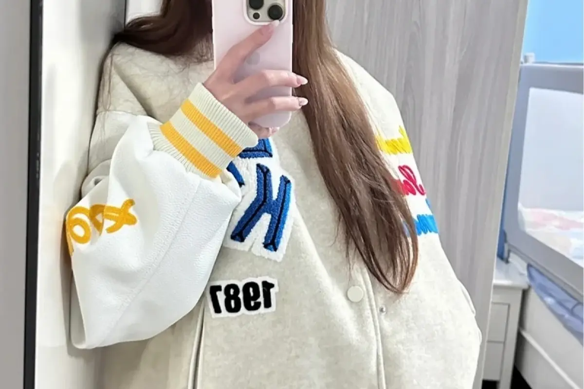 55+ Ảnh áo khoác varsity khuấy đảo xu hướng street style