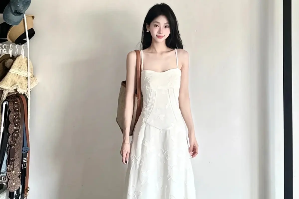 78+ Ảnh đầm hai dây trẻ trung bùng nổ phong cách mới