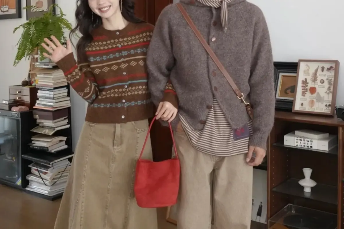 99+ Hình ảnh đồ đôi Tết năng động rạng rỡ cho cặp đôi