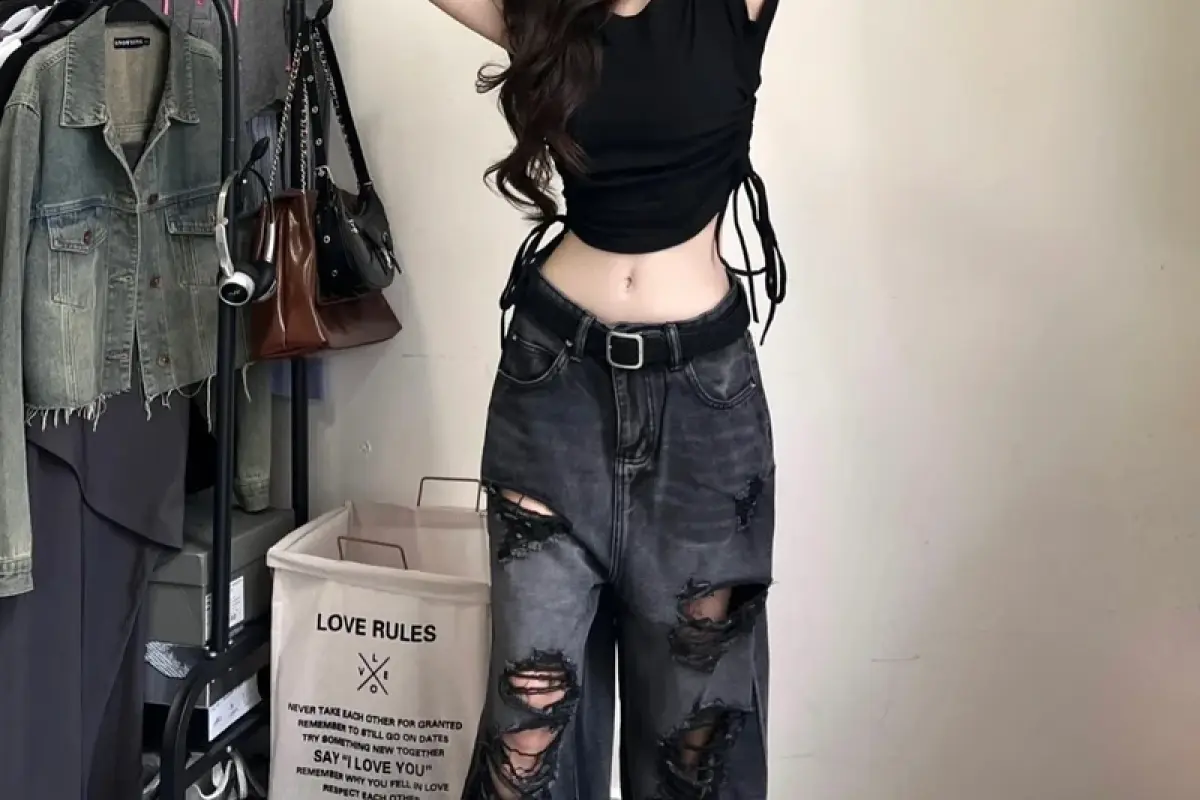 55+ Ảnh quần jean rách khuấy đảo phong cách dạo phố trẻ