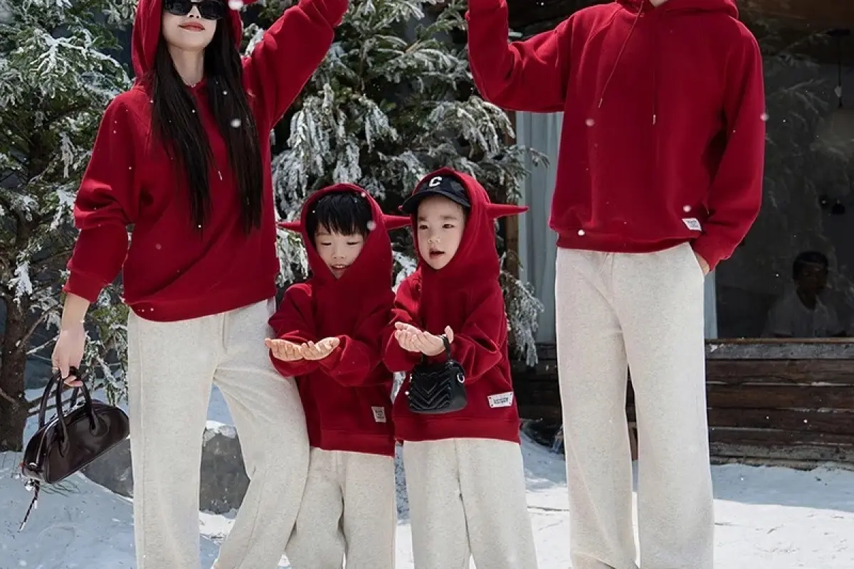 99+ Hình ảnh set đồ gia đình ngày Tết đẹp ngất ngây