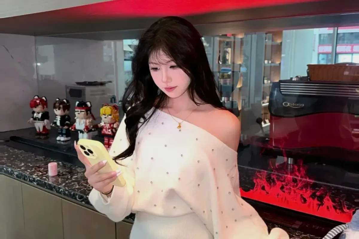 101+ Mẫu váy lệch vai quyến rũ tôn dáng khiến nàng mê mẩn