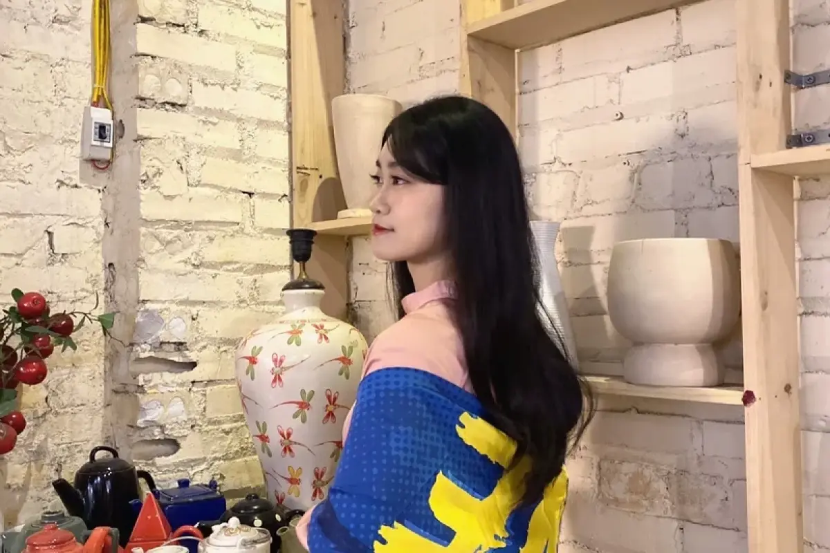 6+ cách mặc áo dài phối khăn choàng lụa giúp quý cô thêm đài các