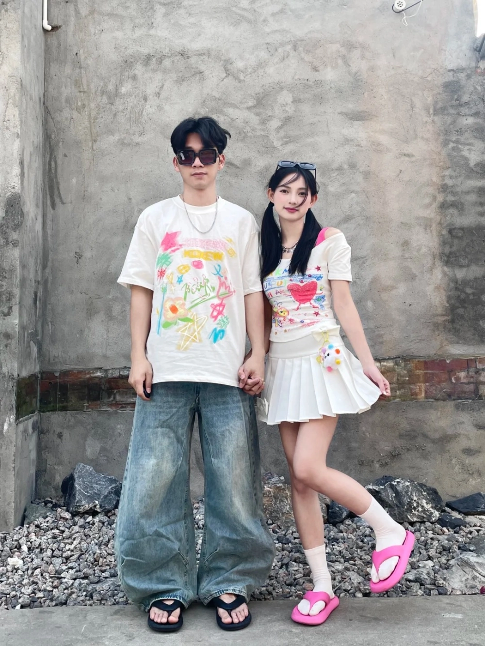 Nam nữ diện quần ống loe đôi phong cách retro