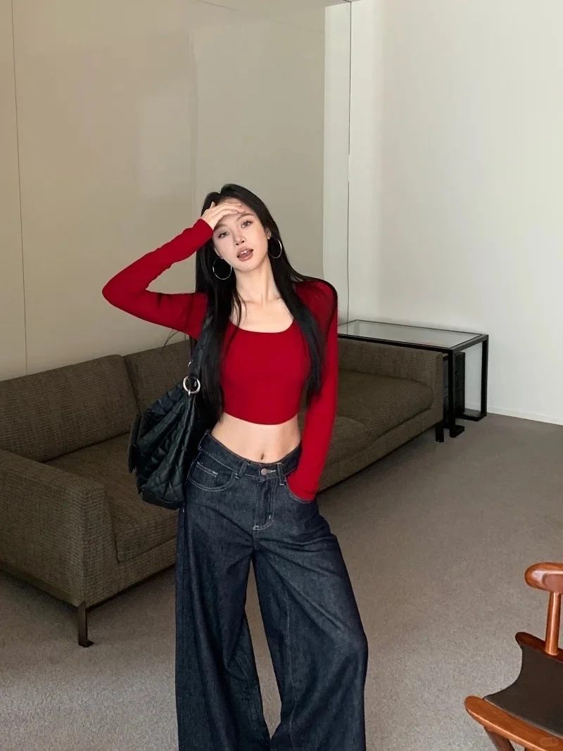 Dáng ngắn trẻ trung với áo croptop dáng ngắn