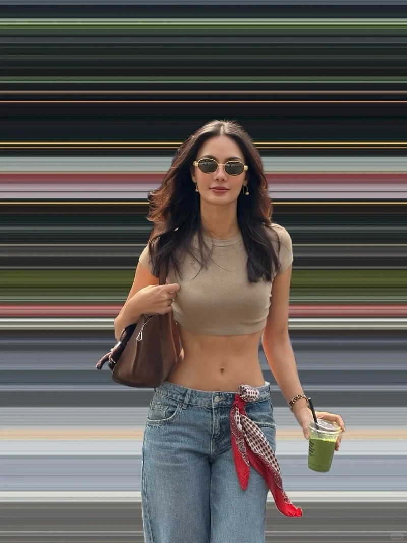 Cá tính nổi bật cùng áo croptop cá tính