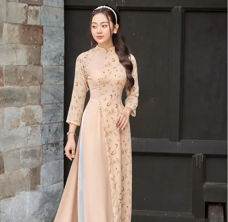 Hình ảnh áo dài 4 tà truyền thống mang hồn dân tộc