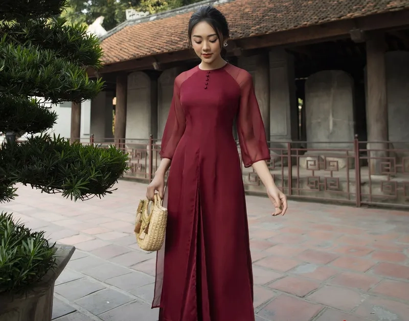 Khoảnh khắc áo dài 4 tà xưa đầy chất hoài niệm