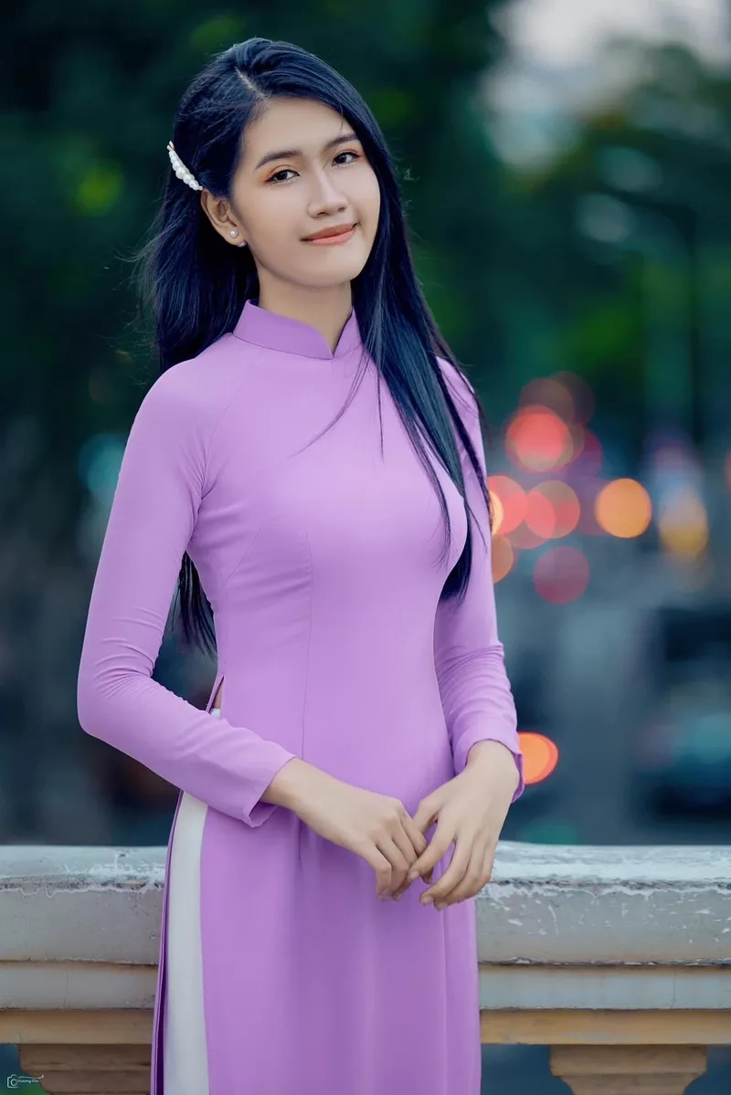 Áo dài 4 tà cách tân hài hòa nét xưa và nay