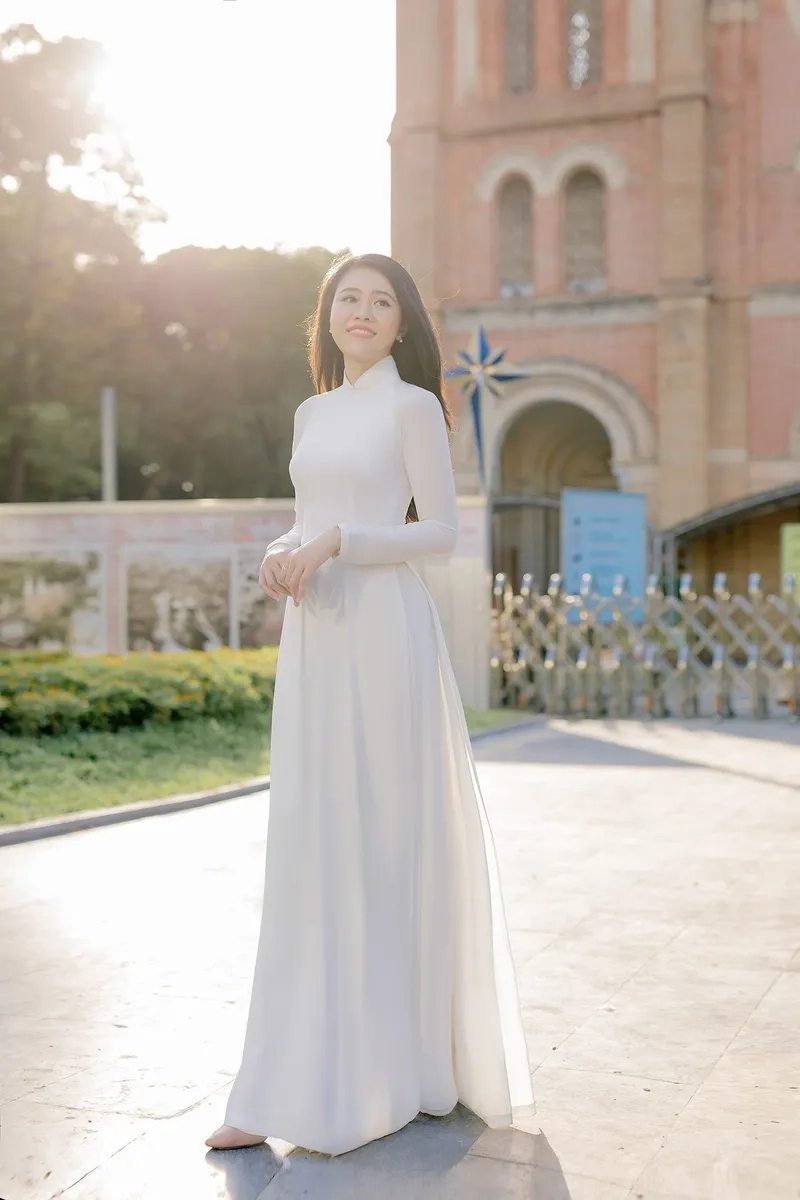 Áo dài 4 tà học sinh mang nét duyên trong sáng