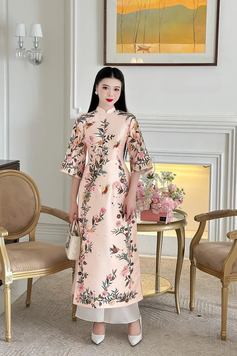 Áo dài cách tân đi đám cưới sang trọng nổi bật