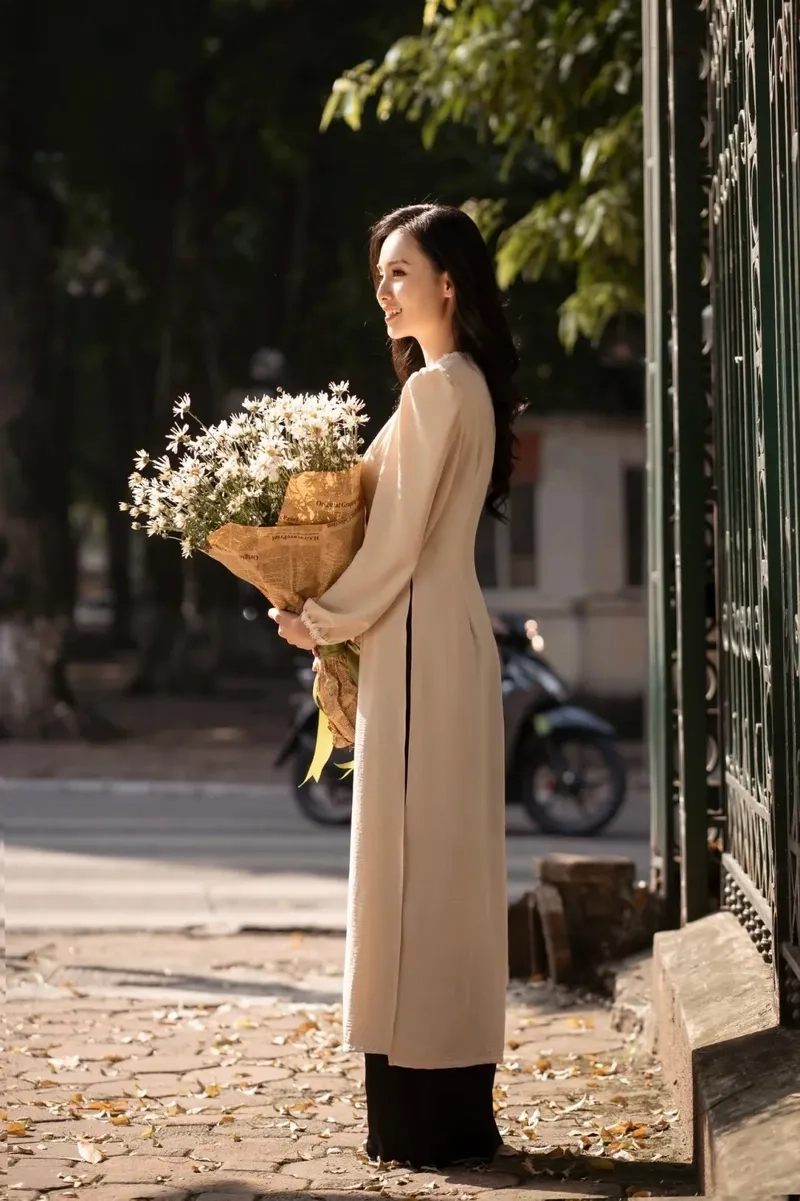 Áo dài cách tân bán chạy được nhiều người chọn