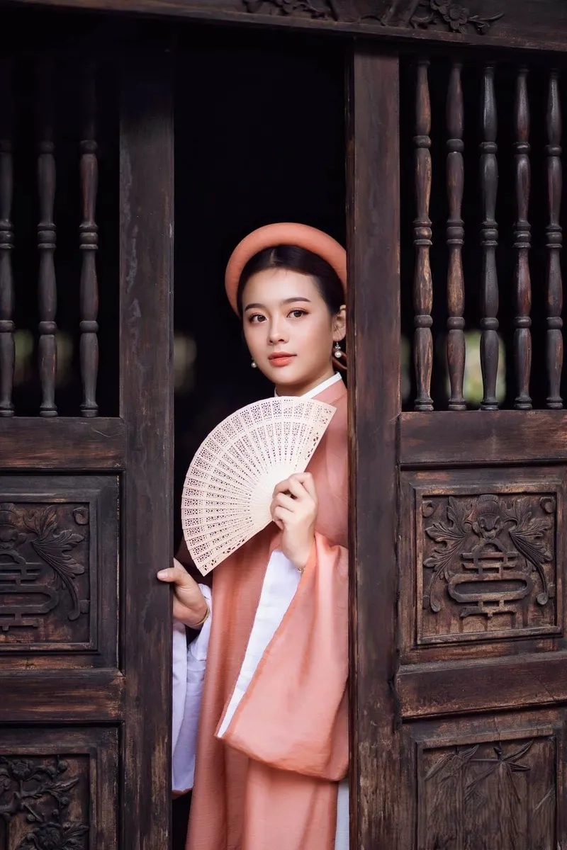 Sang trọng áo dài cổ phục Việt hoàng gia xưa