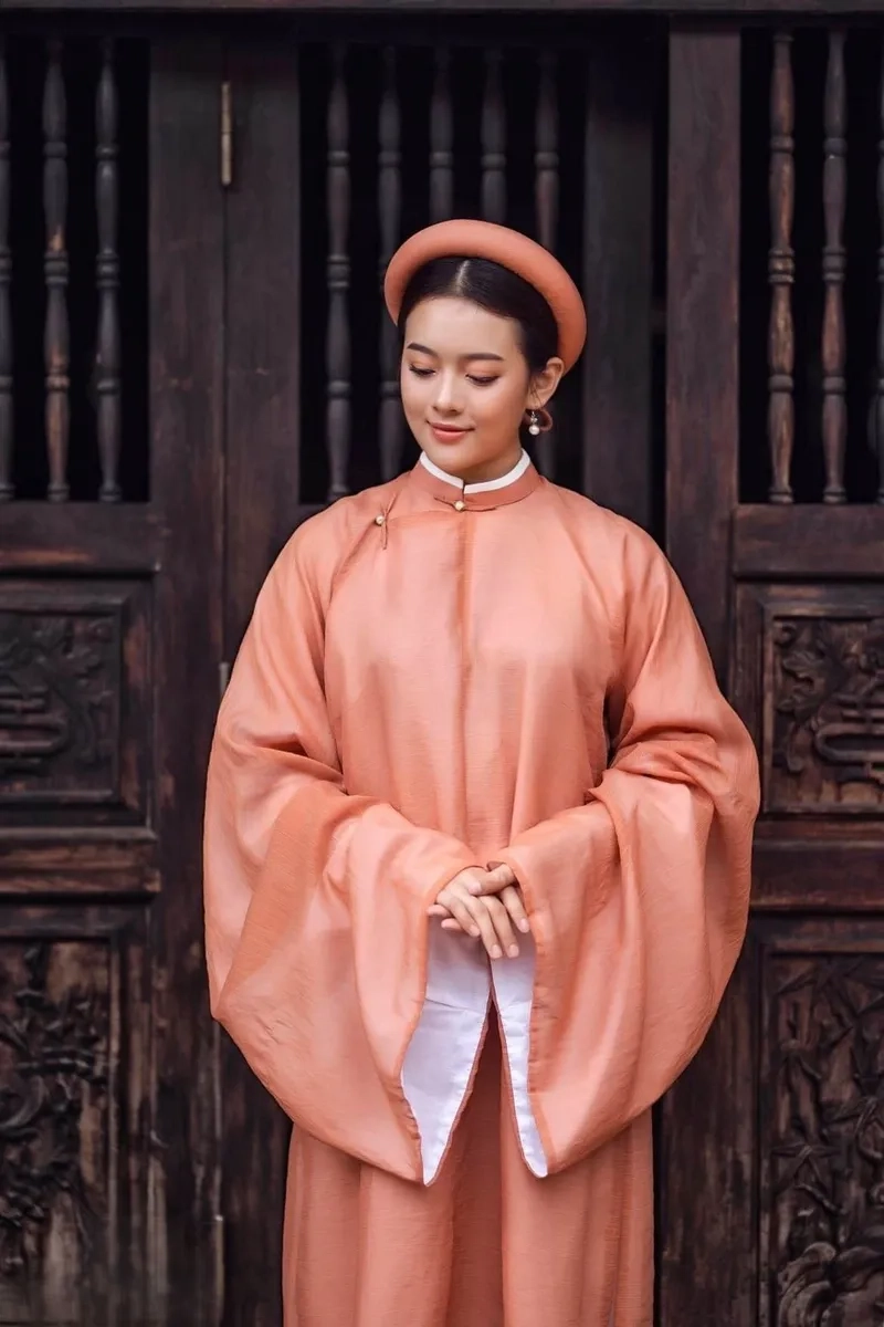 Uy nghi áo dài cổ phục Việt triều đình cổ