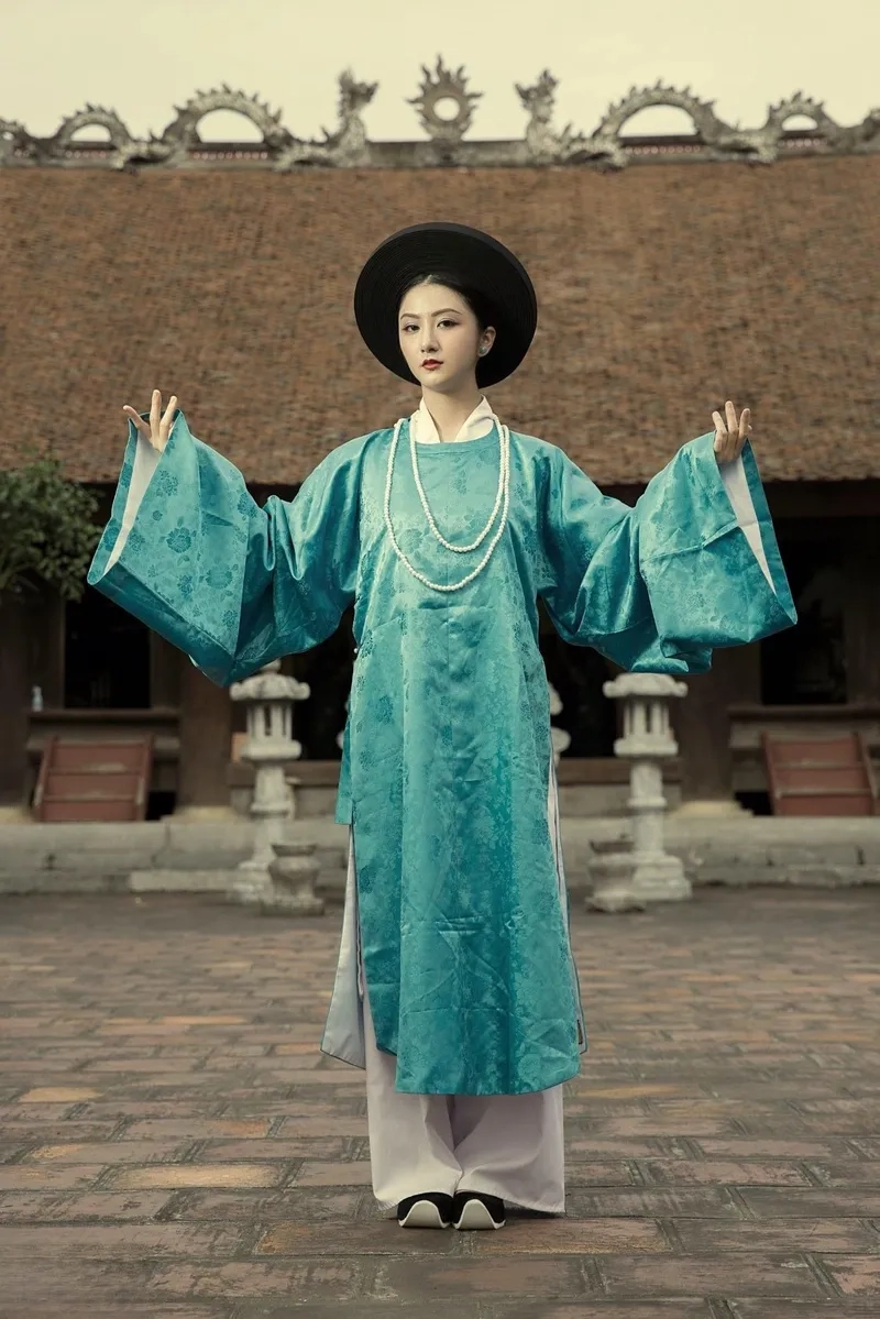 Vẻ đẹp áo dài cổ phục Việt tôn vinh bản sắc xưa