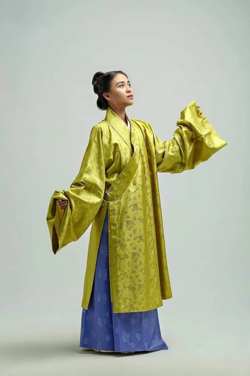 Đẳng cấp áo dài cổ phục Việt cao cấp tinh xảo