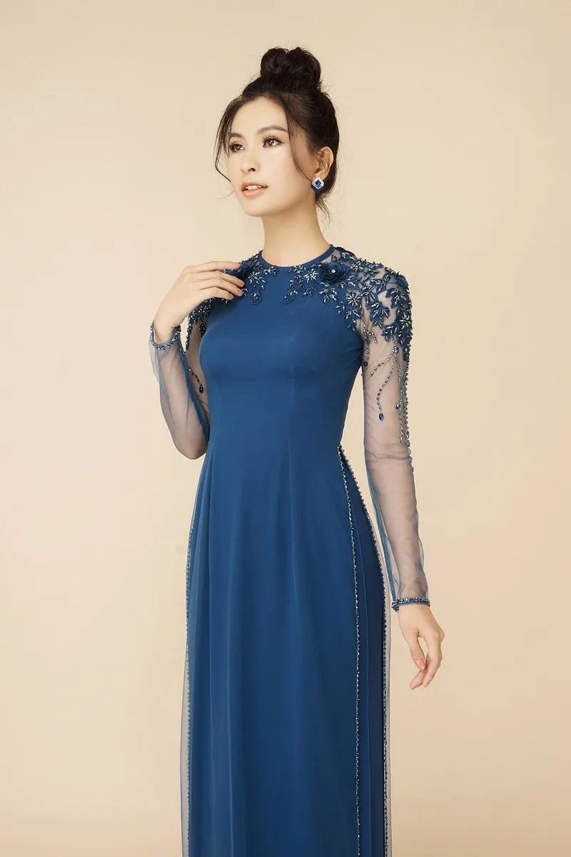 Nét xưa tinh tế hội tụ trong áo dài cổ tròn truyền thống