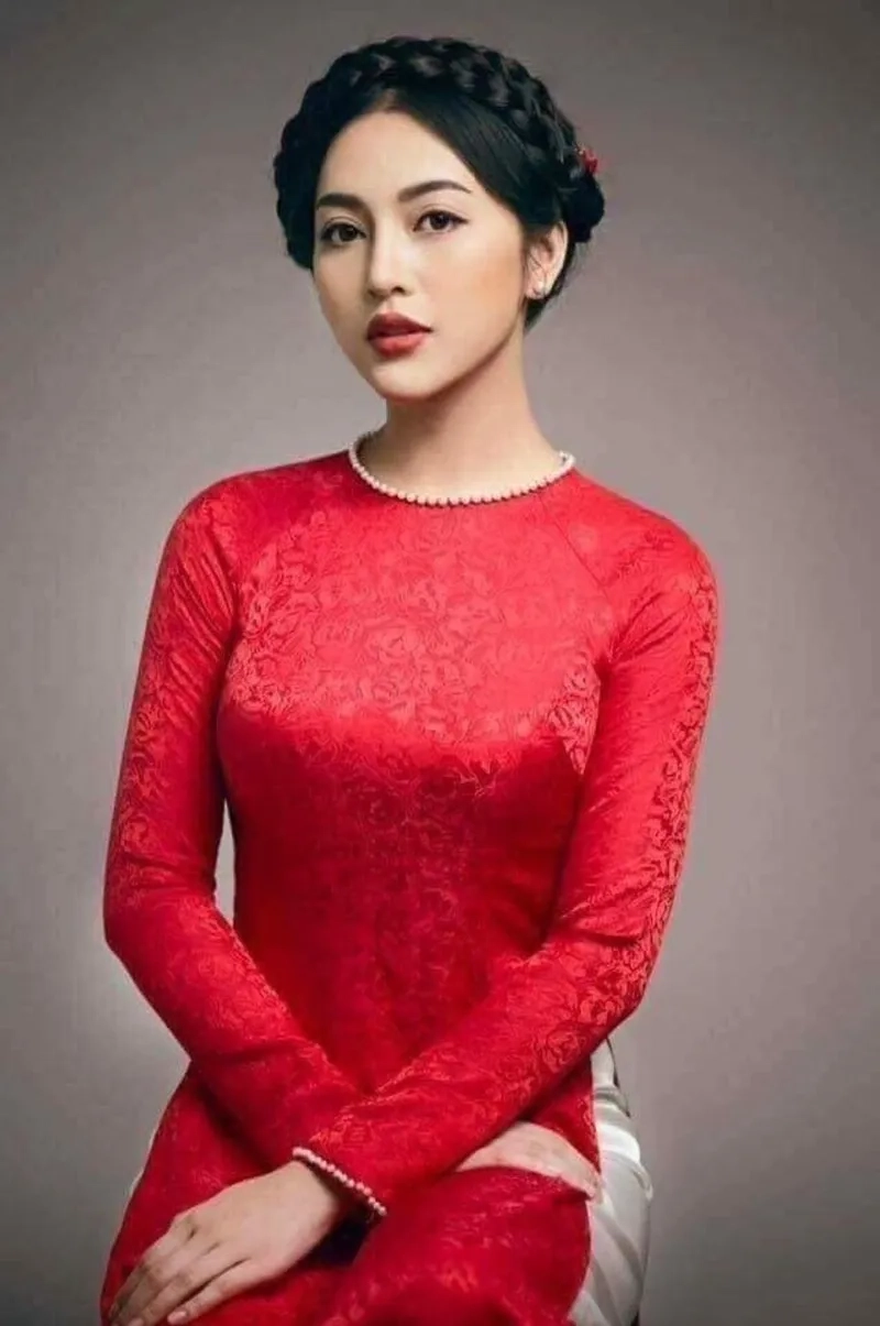 Chất liệu mềm mát tôn dáng áo dài cổ tròn vải lụa