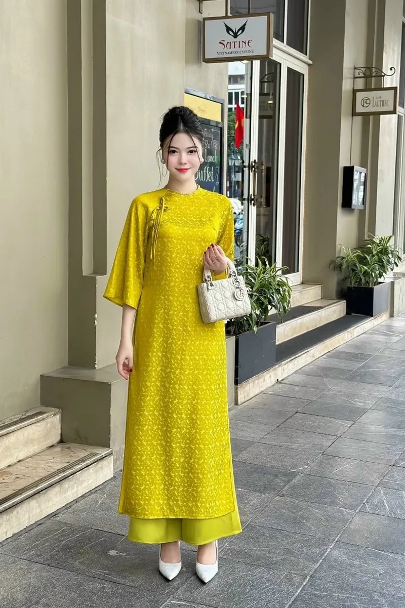 Áo dài dáng suông đi chùa kín đáo thanh tịnh