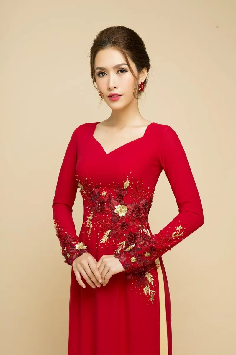 Khoảnh khắc thiêng liêng cùng áo dài đỏ cô dâu