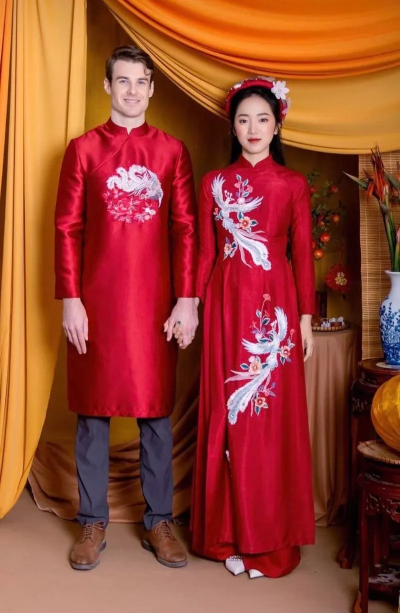 Tình cảm gắn kết qua áo dài đôi cặp đôi