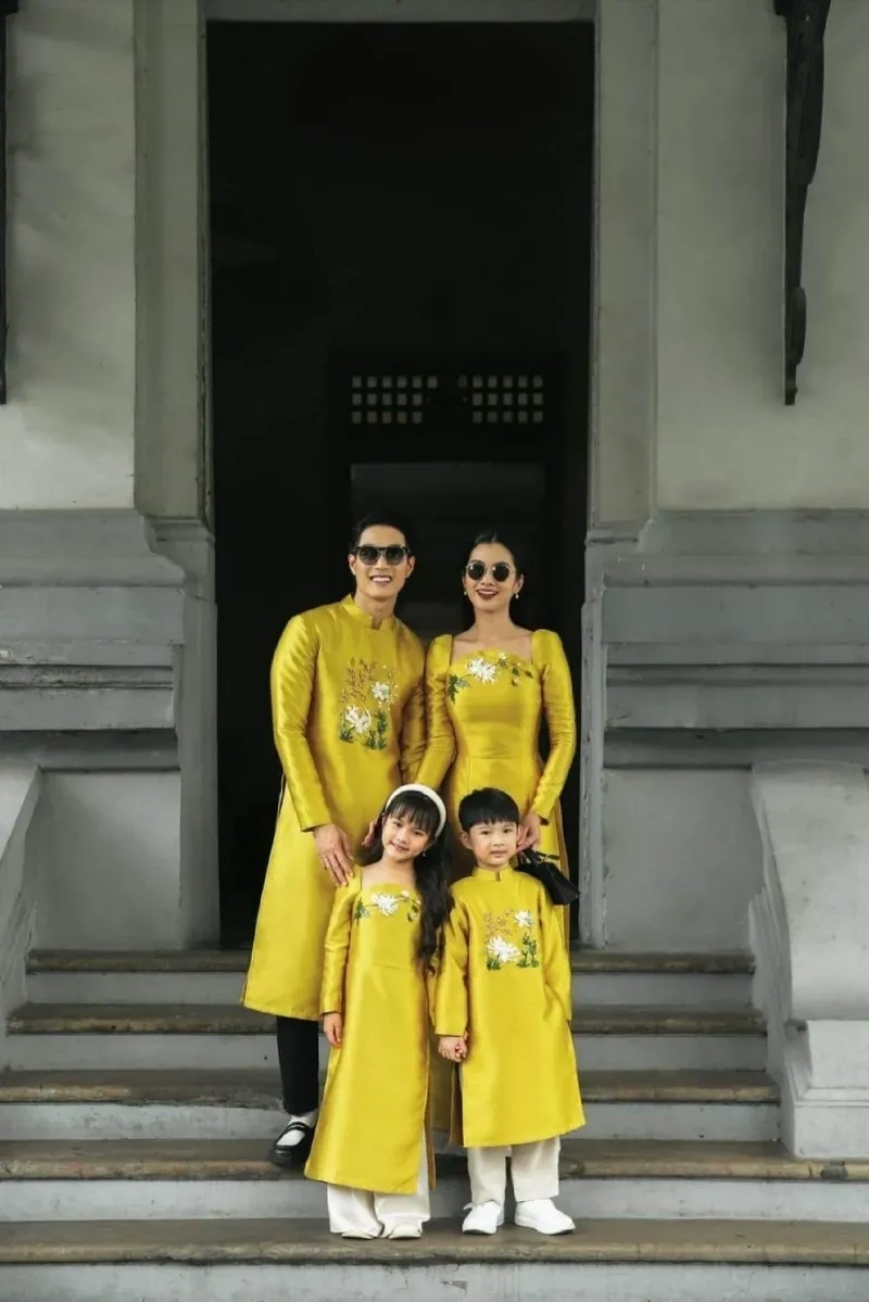 Gu thẩm mỹ nổi bật nhờ áo dài đôi thiết kế