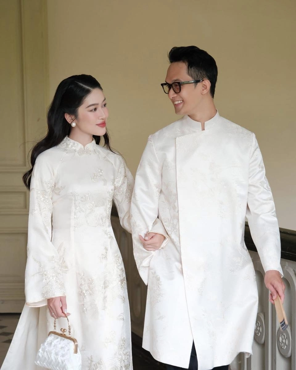 Ảnh áo dài đôi nam nữ đẹp nhất cho mùa cưới và lễ hội truyền thống