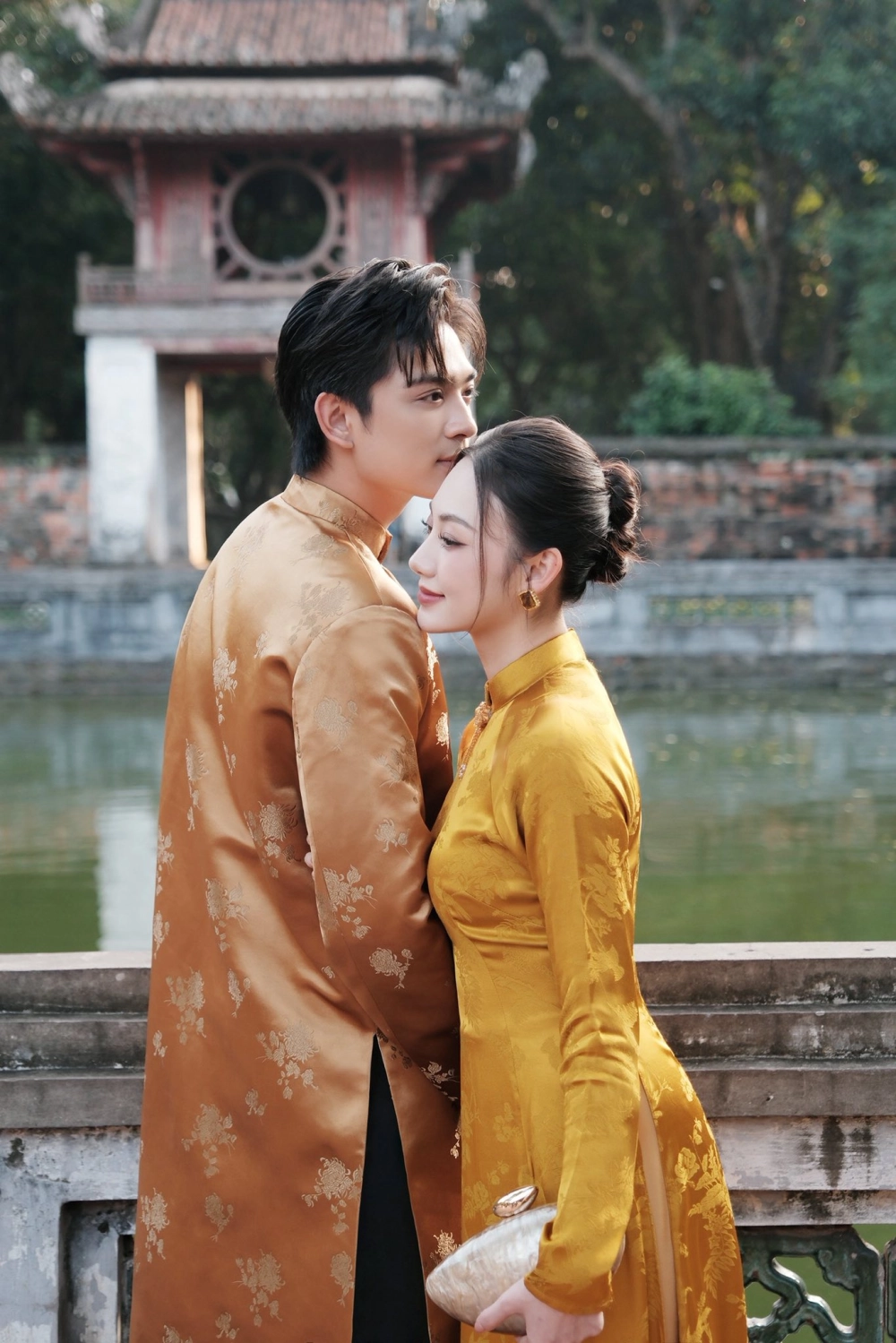 Gợi ý thuê áo dài đôi nam nữ ở đâu uy tín và nhiều mẫu mã