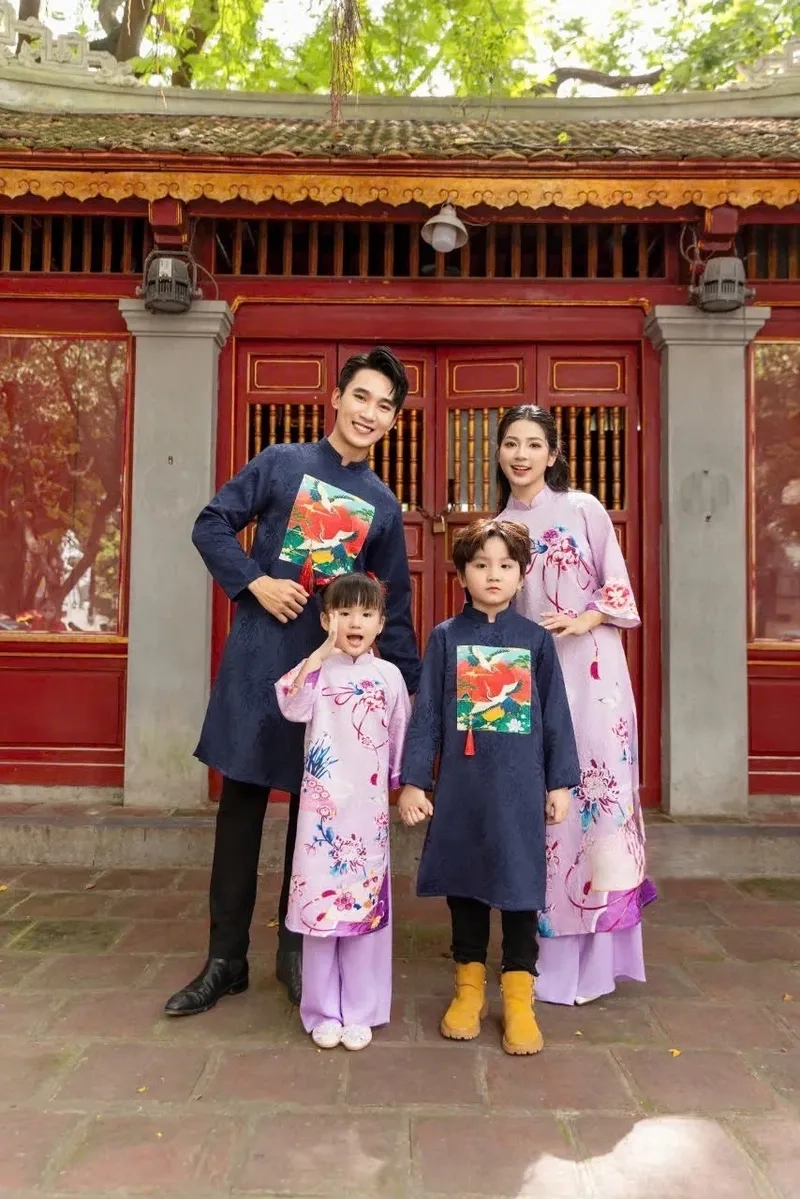 Lưu giữ kỷ niệm ngọt ngào với áo dài gia đình đẹp