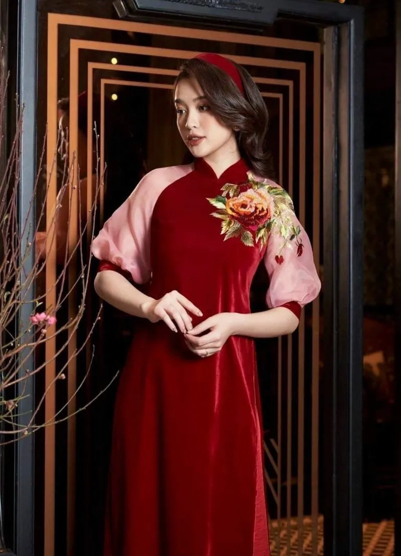 Chọn áo dài nhung dự tiệc để thêm phần cuốn hút