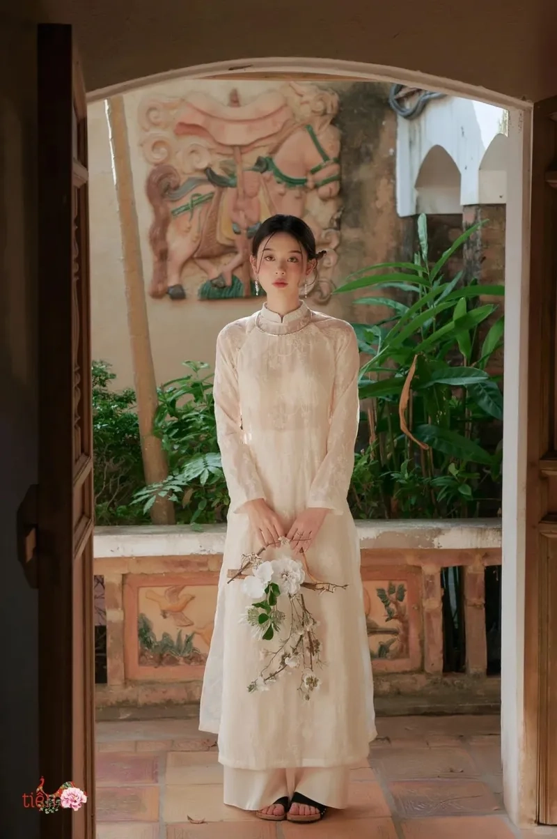Nét xưa được giữ trọn trong áo dài nữ truyền thống