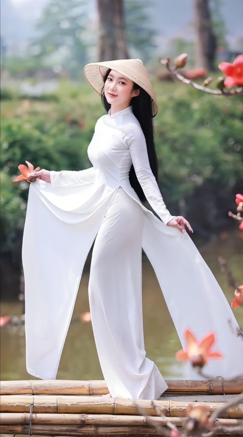 Vẻ kín đáo sang trọng từ áo dài nữ tay dài