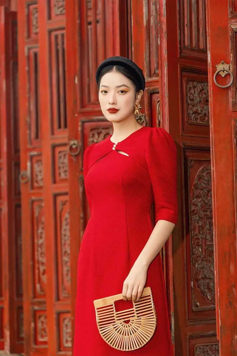 Gam màu sinh động cuốn hút áo dài tay lỡ in họa tiết