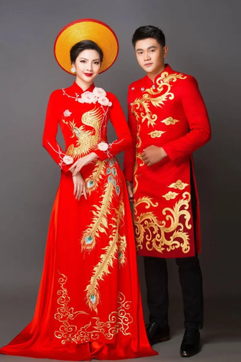 Ấn tượng áo dài truyền thống màu đỏ nổi bật