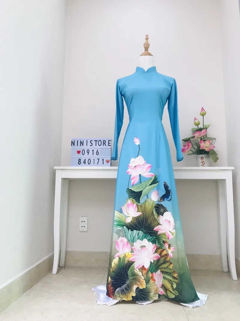 Vẻ đẹp dịu dàng tỏa sáng cùng áo dài xanh thanh lịch