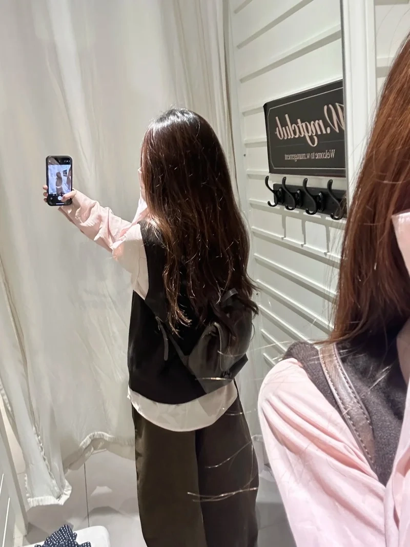 Luôn cập nhật xu hướng với áo gile len thời trang