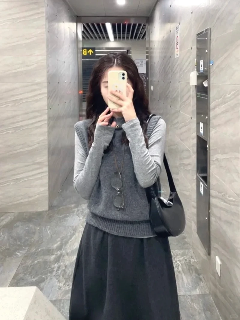 Trẻ trung năng động cùng áo gile len trẻ trung