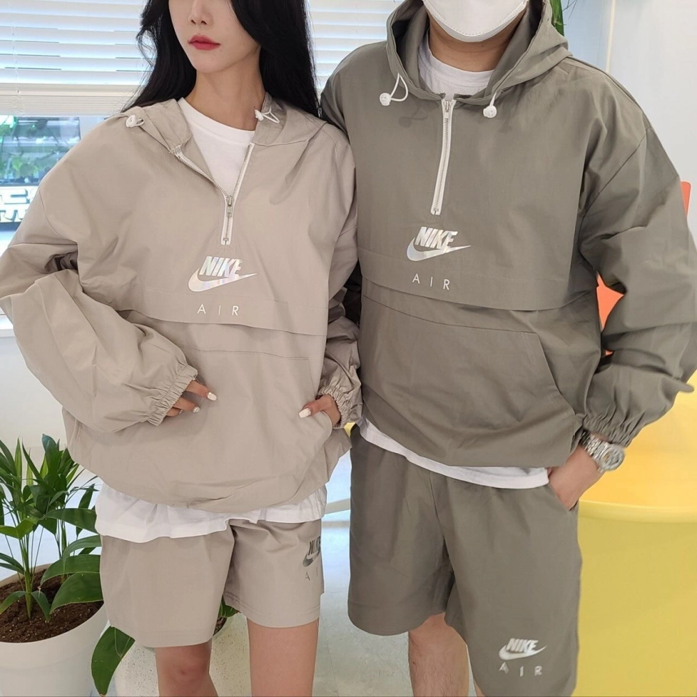 Nam nữ phối đồ với áo hoodie cặp form rộng oversized năng động