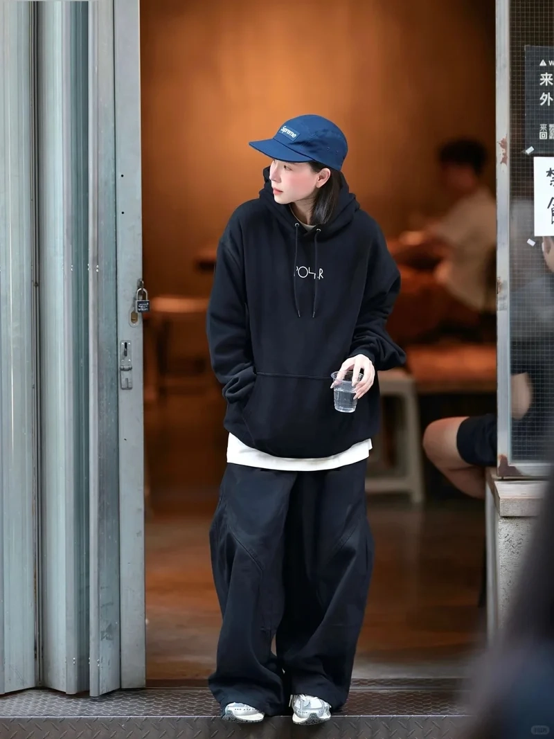 Trẻ trung năng động với áo hoodie form rộng trẻ trung