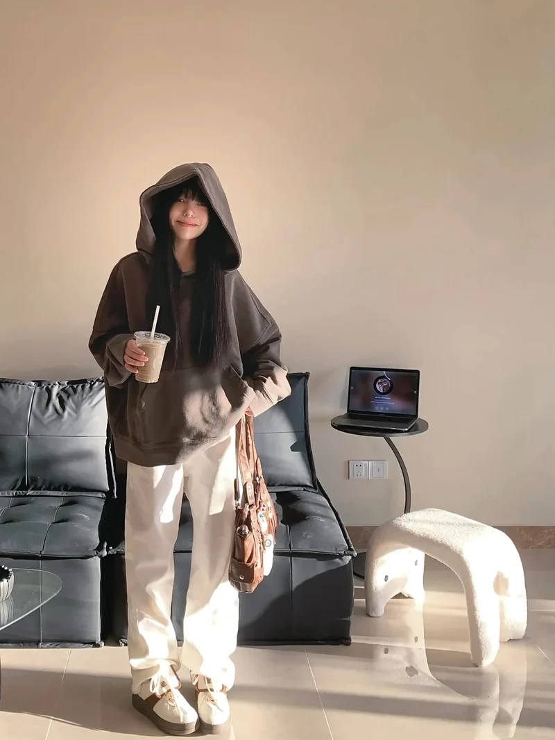 Giữ ấm mùa đông với áo hoodie form rộng mùa đông