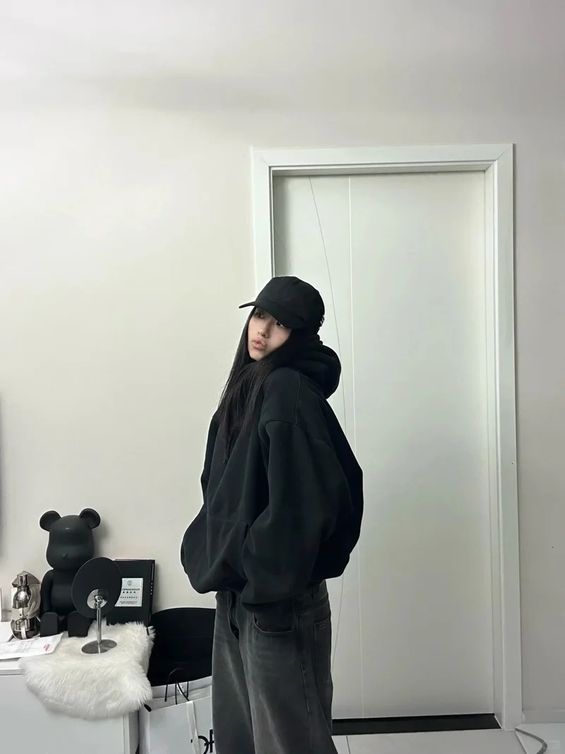 Áo hoodie form rộng là gì mà khiến giới trẻ mê mẩn