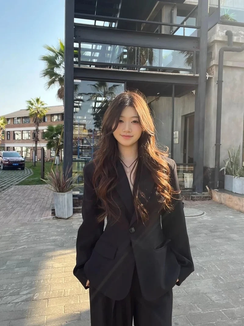 Hoàn hảo nơi công sở với áo blazer công sở