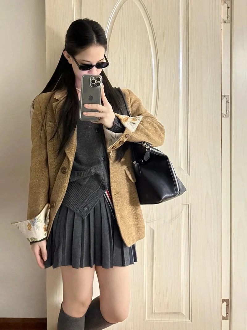 Outfit sống ảo đẹp lung linh cùng áo blazer chụp ảnh